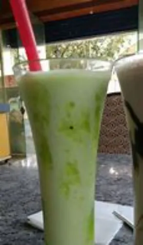 Kiwi Lassi